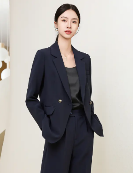 �ӱ�ͨ��ְҵװ����