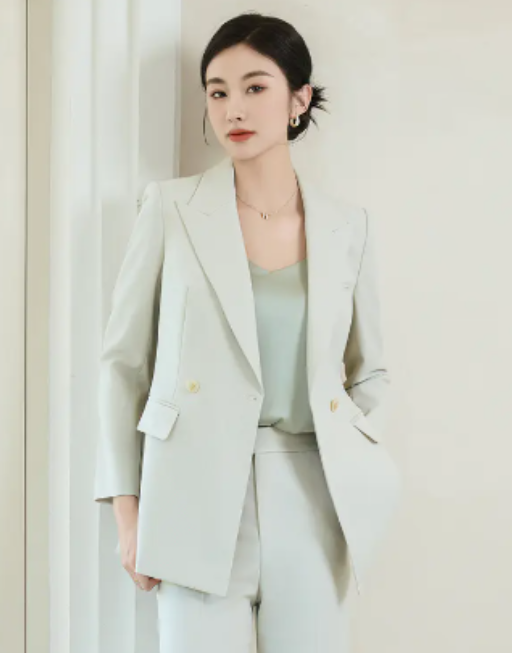 �ӱ�ְҵװ���Ƴ���