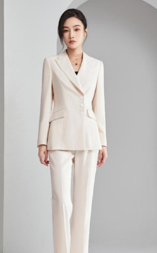 �ӱ�ְҵװ���Ƴ���